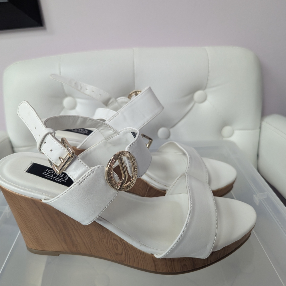 Jones New York White and Brown Wedge Sandals with Natural Heel